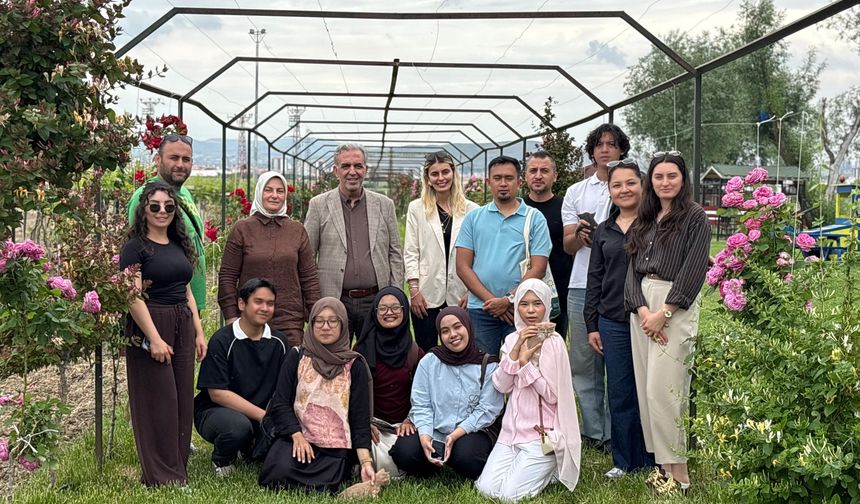 Endonezyalı öğrenciler Sincan Eko Çiftlik’i gezdi