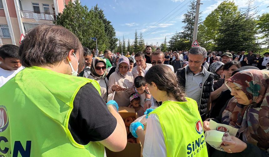 Sincan Belediyesi’nden LGS günü öğrencilere ikram