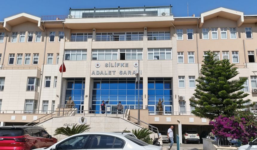 Mersin Silifke Belediyesi'ne operasyon: Başkan ve 19 kişi adliyede