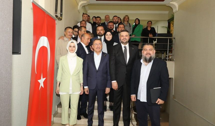 Fuat Oktay Keçiören’de teşkilat ve gençlerle buluştu