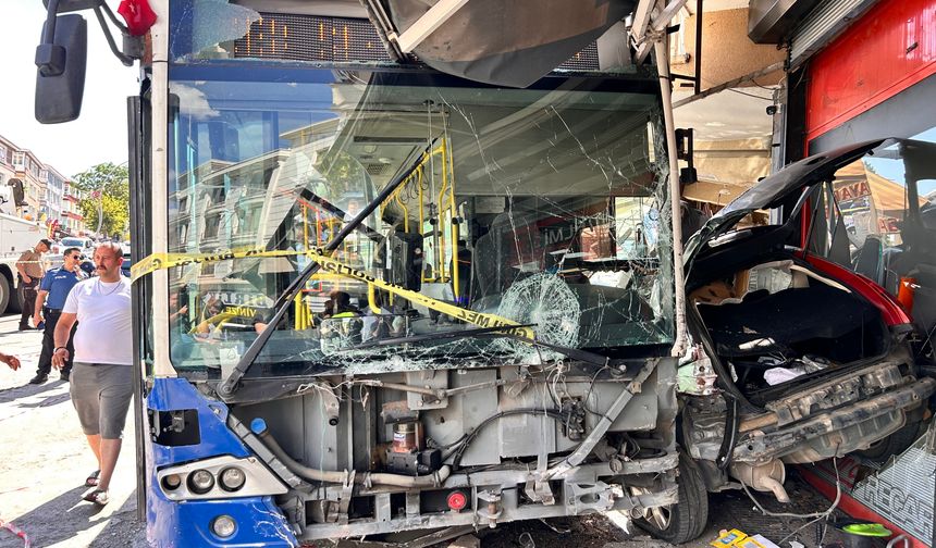 Mamak’ta kontrolden çıkan EGO otobüsü iş yerine daldı