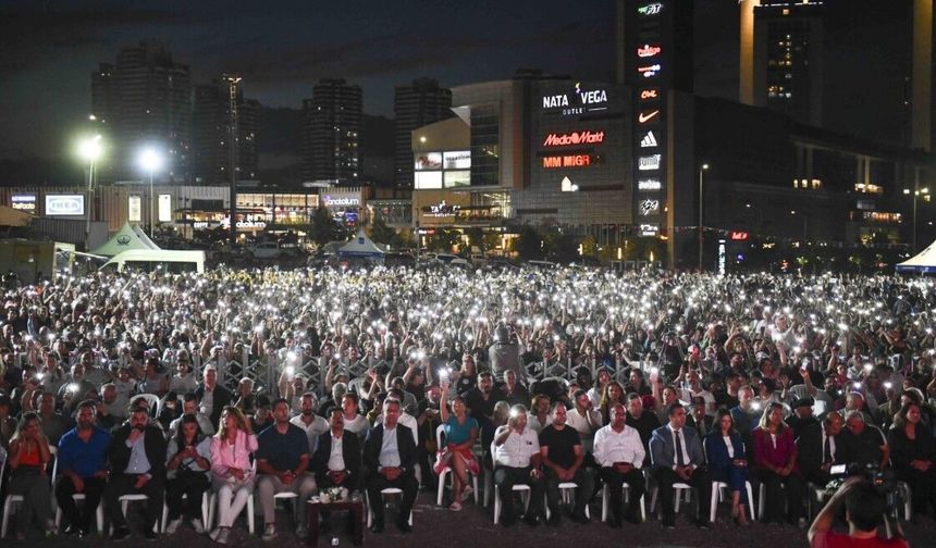 Başkent'te aşure kazanları birlik için kaynadı