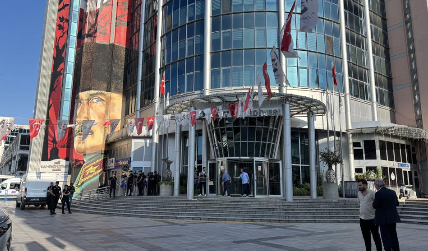 İzmit Belediye Başkanı Fatma Kaplan ve eşi gözaltına alındı