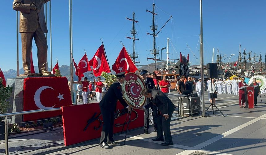 Marmaris’te Zafer Bayramı coşkusu sokaklara taştı