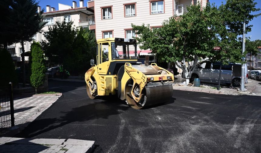 Altındağ'da yol ve kaldırım çalışmaları sürüyor