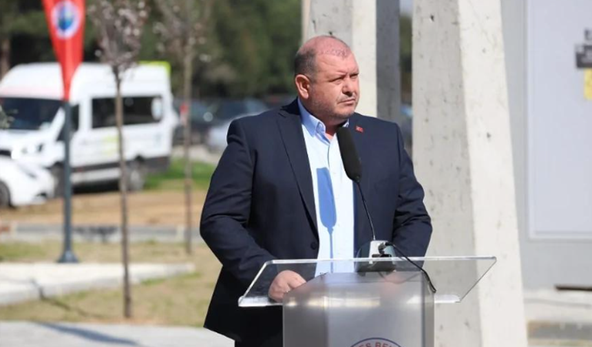 Menderes Belediyesine operasyon: 15 gözaltı