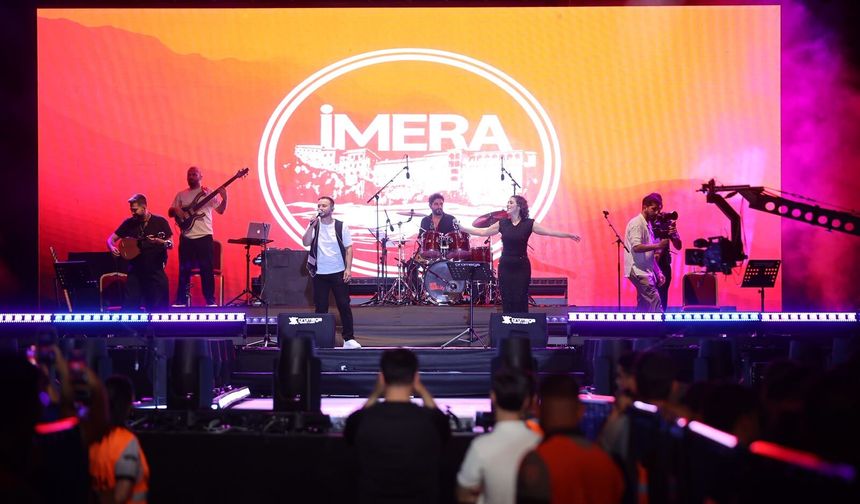 Eypio ve İmera Sincan Yaz Festivali’nde sahne aldı