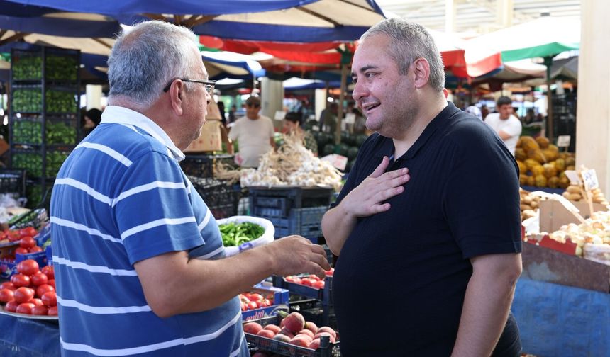 Başkan Özarslan semt pazarında vatandaşlarla buluştu