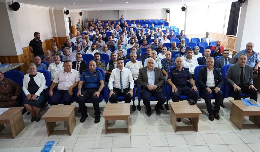 Kızılcahamam’da muhtarlarla istişare toplantısı