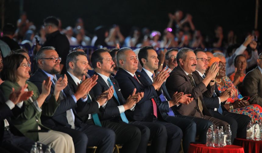 Türk dünyası Keçiören'deki şölende buluştu