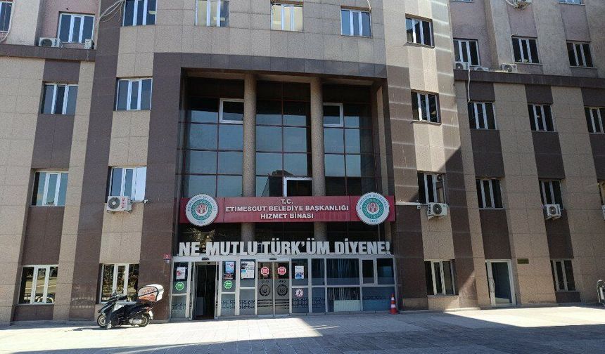 Etimesgut Belediyesi soruşturmasında başkan yardımcıları tutuklandı