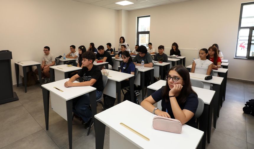 Yenimahalle’de 6 merkezde eğitim başladı
