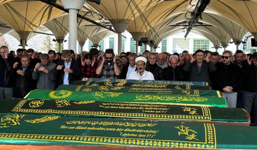 Ankara'da acı olay: Trafoya giren 74 yaşındaki adam defnedildi