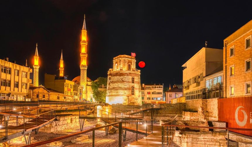 Bakan Ersoy, Edirne’deki Makedonya Kule Müzesi’ni inceledi