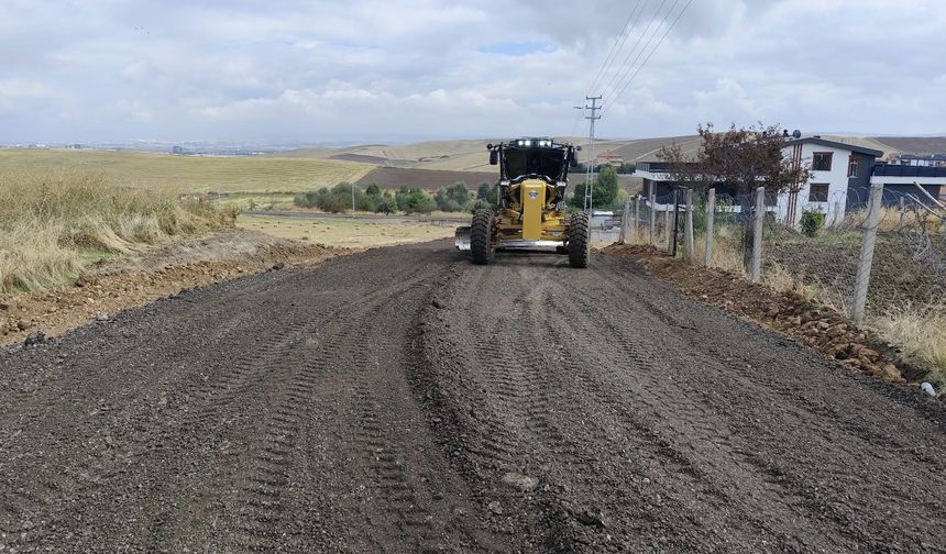 Pursaklar’da ulaşımı rahatlatacak yeni yollar açılıyor