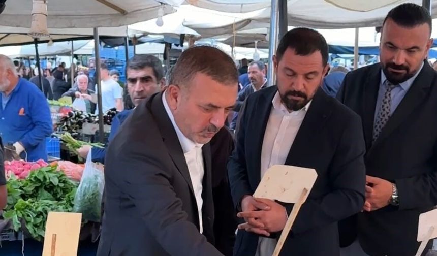 Sincan Belediye Başkanı Murat Ercan semt pazarında vatandaşlarla buluştu