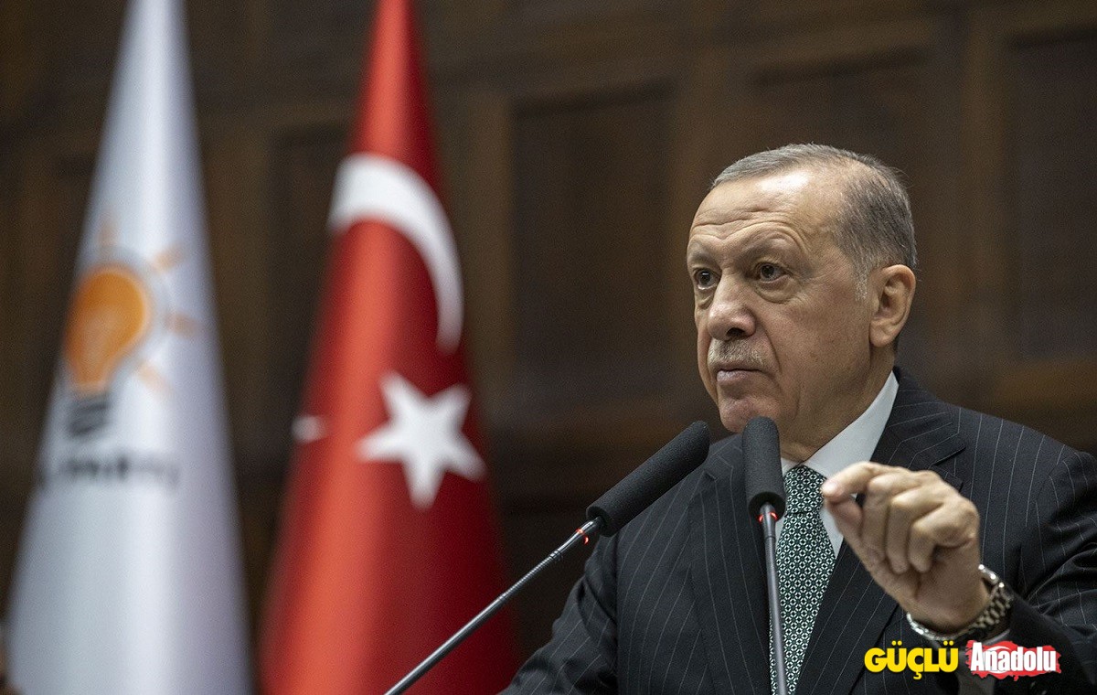 Cumhur İttifakı'nın cumhurbaşkanı adayı Cumhurbaşkanı Recep Tayyip Erdoğan, 10 Mart'ı işaret ederek, "14 Mayıs tarihinde seçimin yapılmasının bize bu imkanı vereceğine inanıyoruz. Seçim sürecindeki gündemimiz de deprem olacak. Cuma günü alacağımız kararla süreci başlatıyoruz" demişti. 