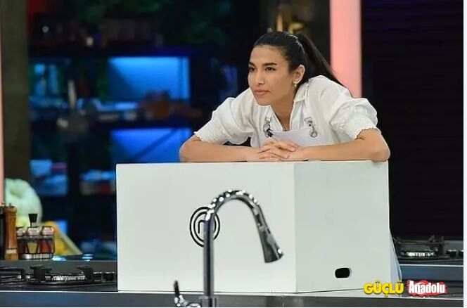 cemre uyanık1