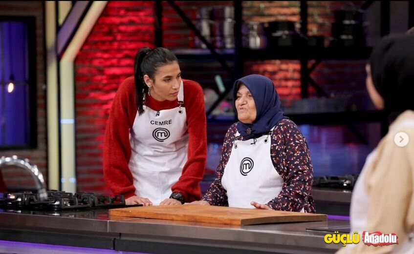cemre uyanık3