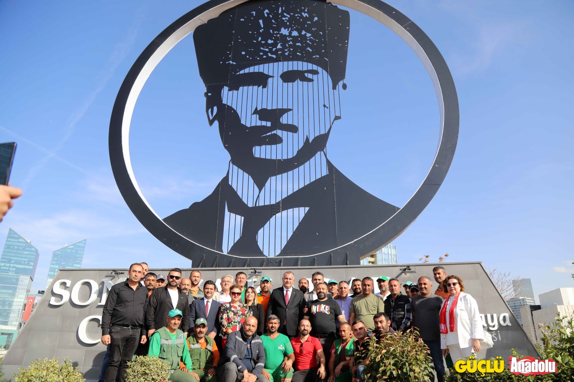 çelik Atatürk anıtı (2)