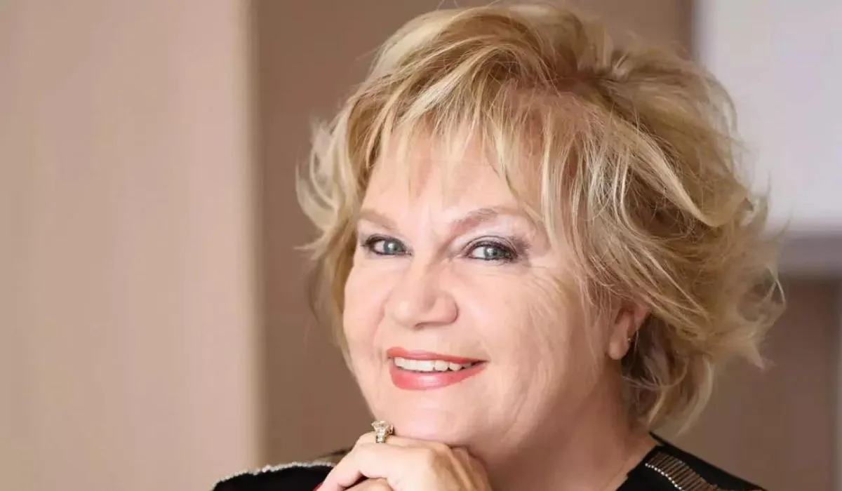 Nevra Serezli Kimdir