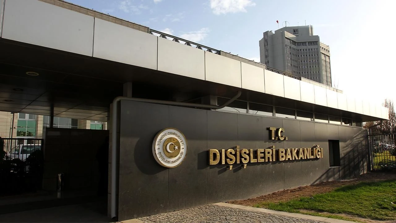 Dışişleri B