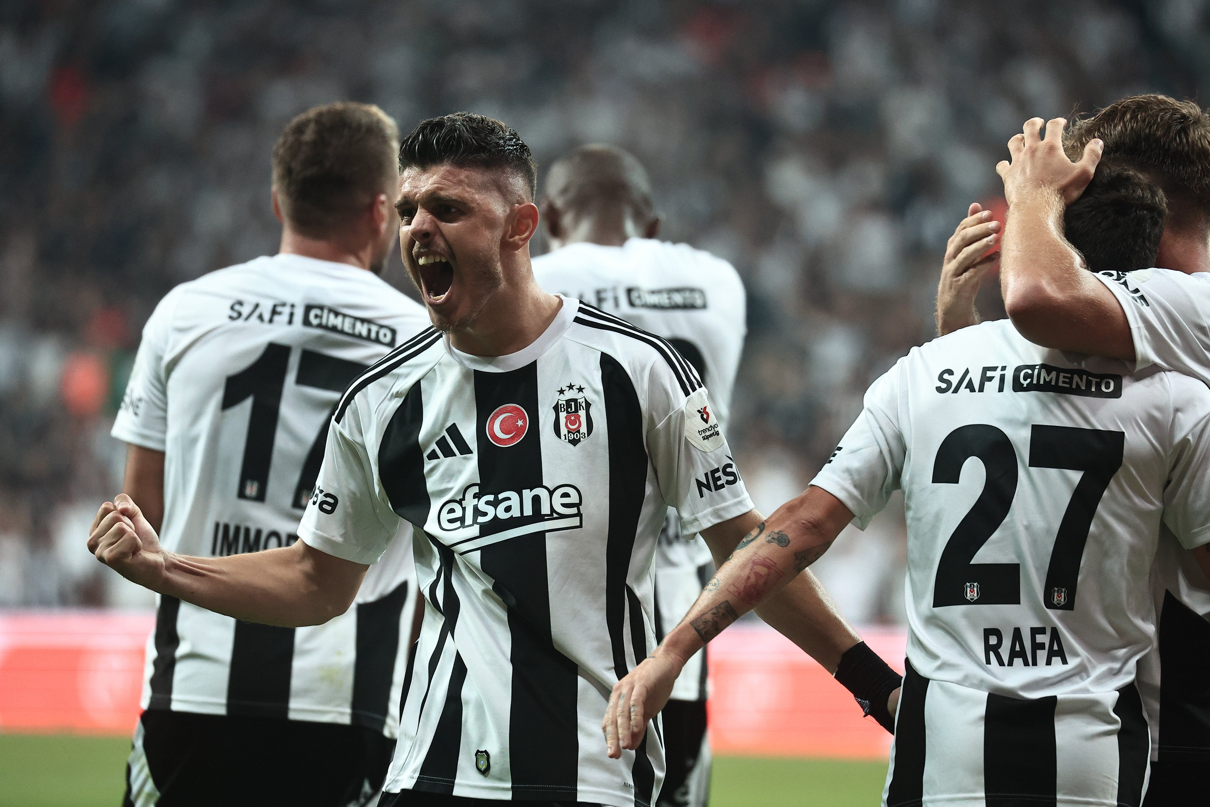 Beşiktaş Bjk (4)