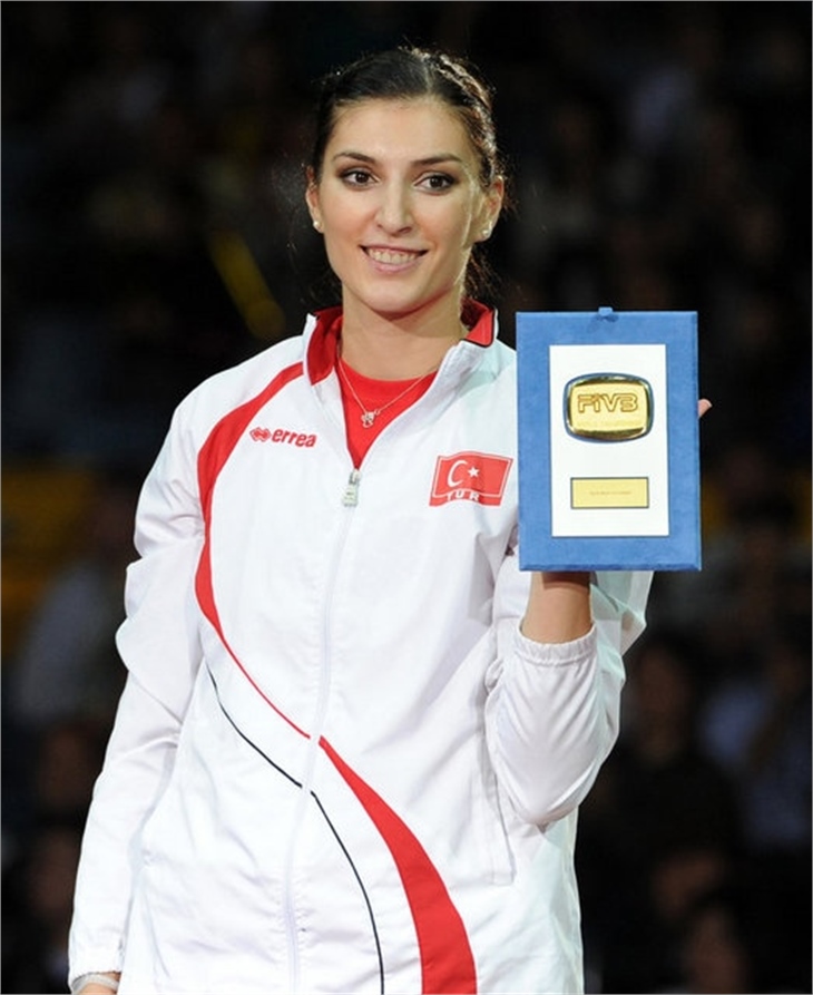Fotogaleri Milli Voleybolcu Neslihan Darnel Esinden Bosandi 116907 22