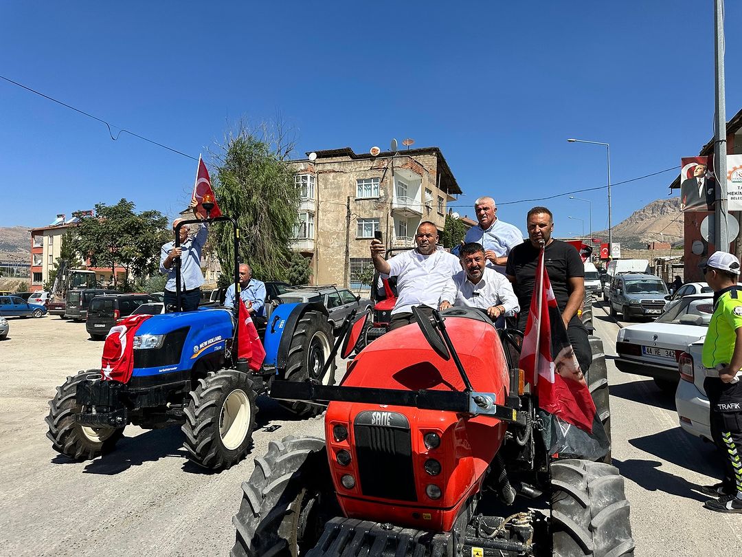 Kayısı Üreticisinin Sesi Olmak Için Bugün Hekimhan Büyük Kayısı Mitingdeyiz! Üretici Artık Yanlış Politikalarınıza Dur Diyor! Malatya Için Kayısı Hayat Demektir! İğneden Ipliğe Her Şeye Zam Gelirken, Kayısı D