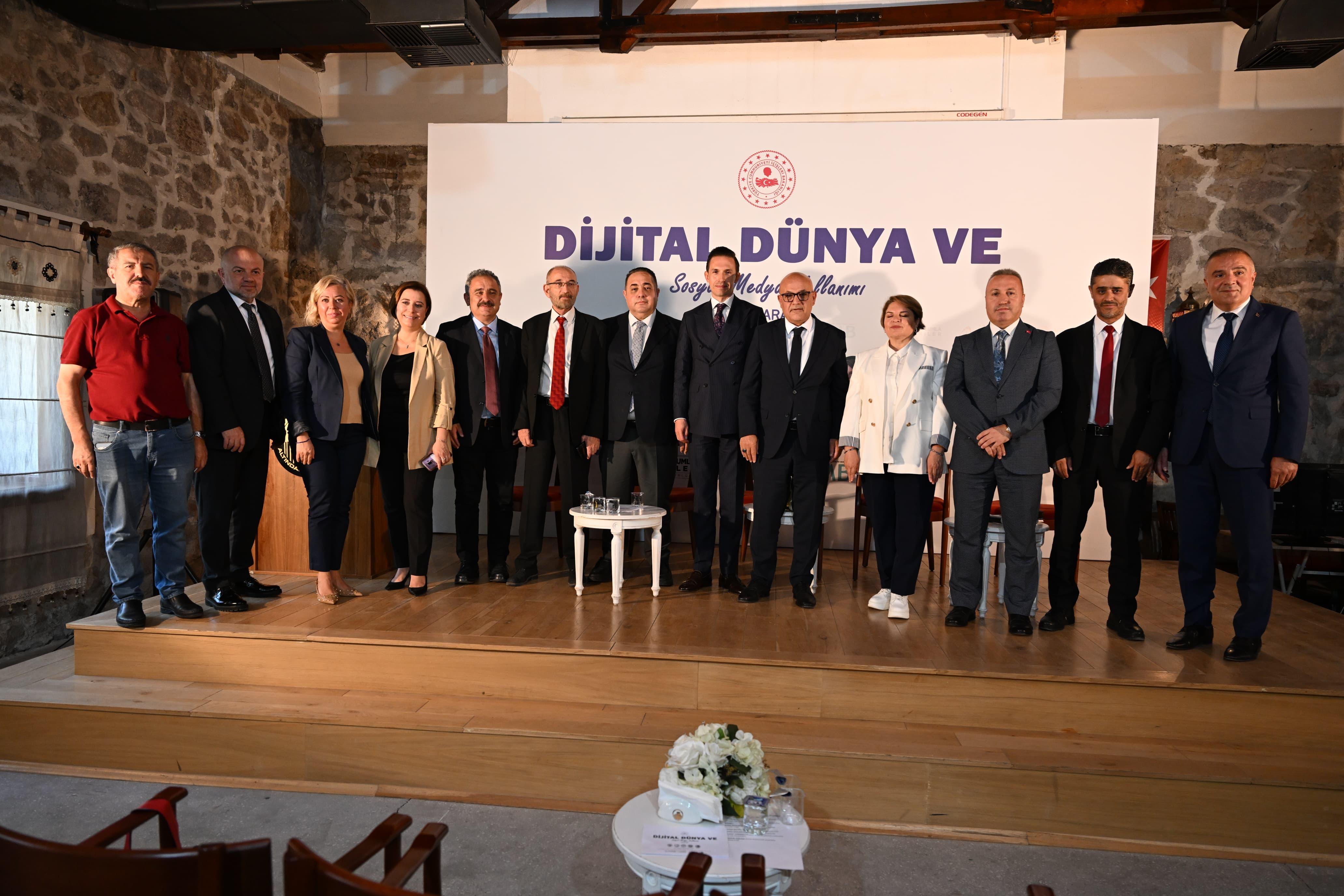 Dıjıtal Dunya Sosyal Medya Panelı 2024 1