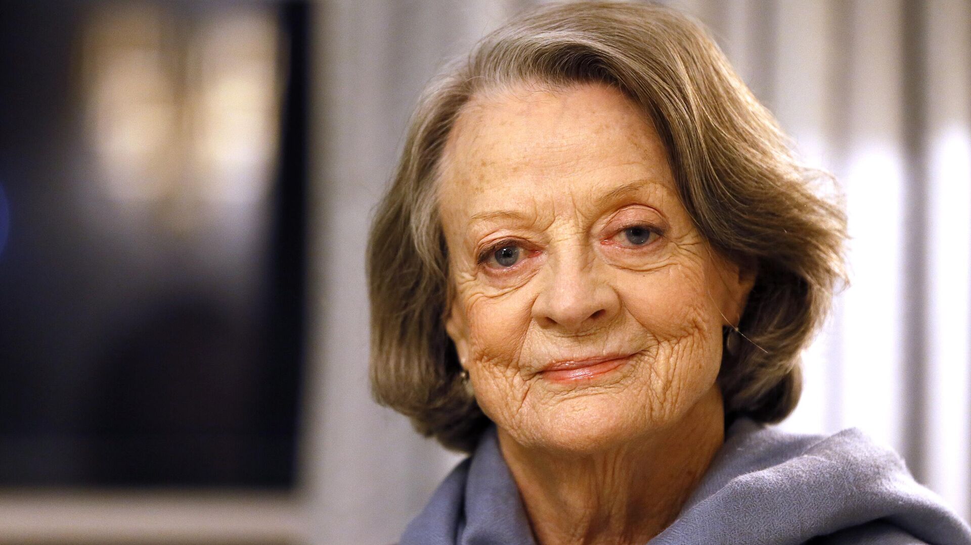 Maggie Smith Kimdir