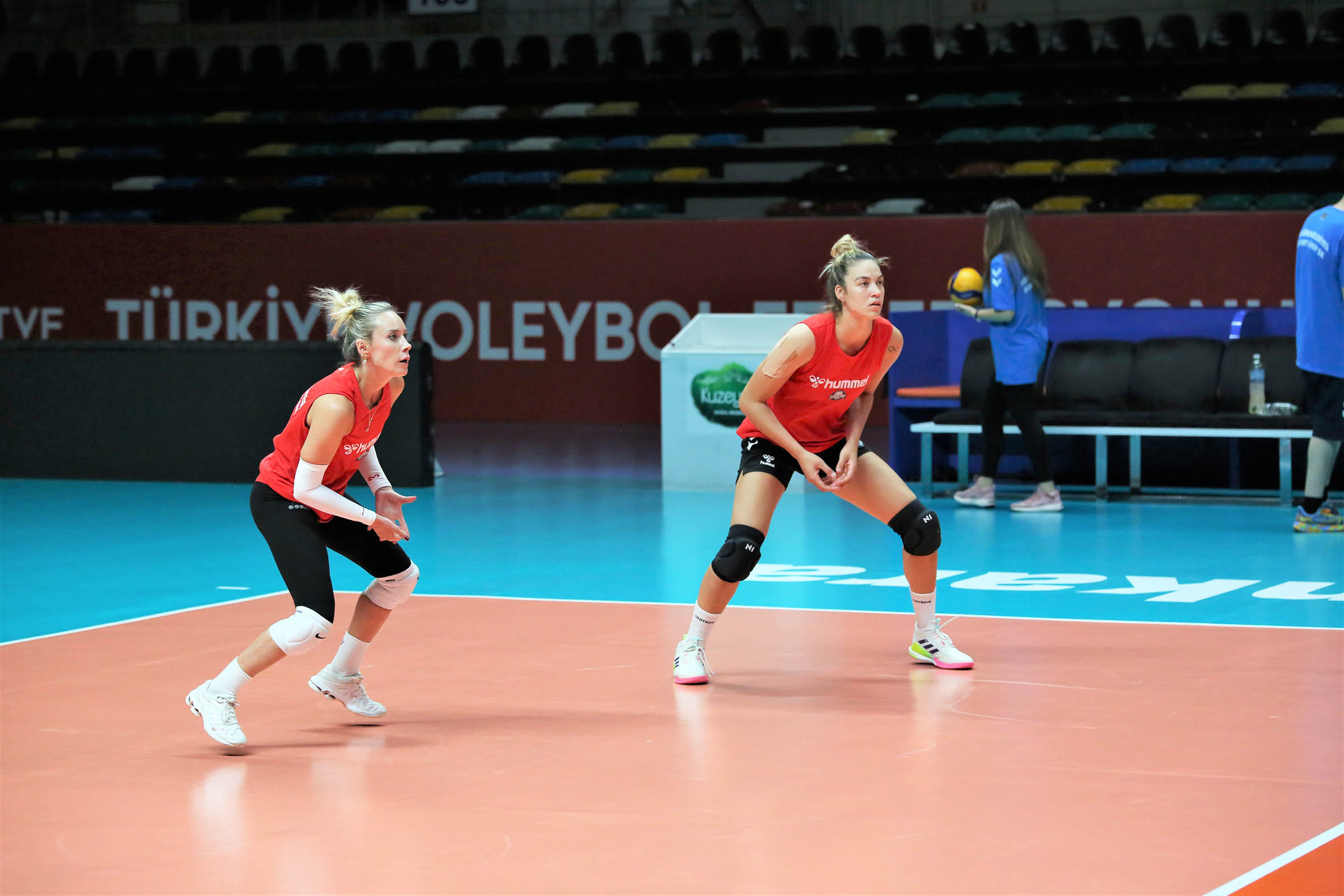 Keçiören Belediyesi Sigorta Shop Kadın Voleybol Takımı (2)