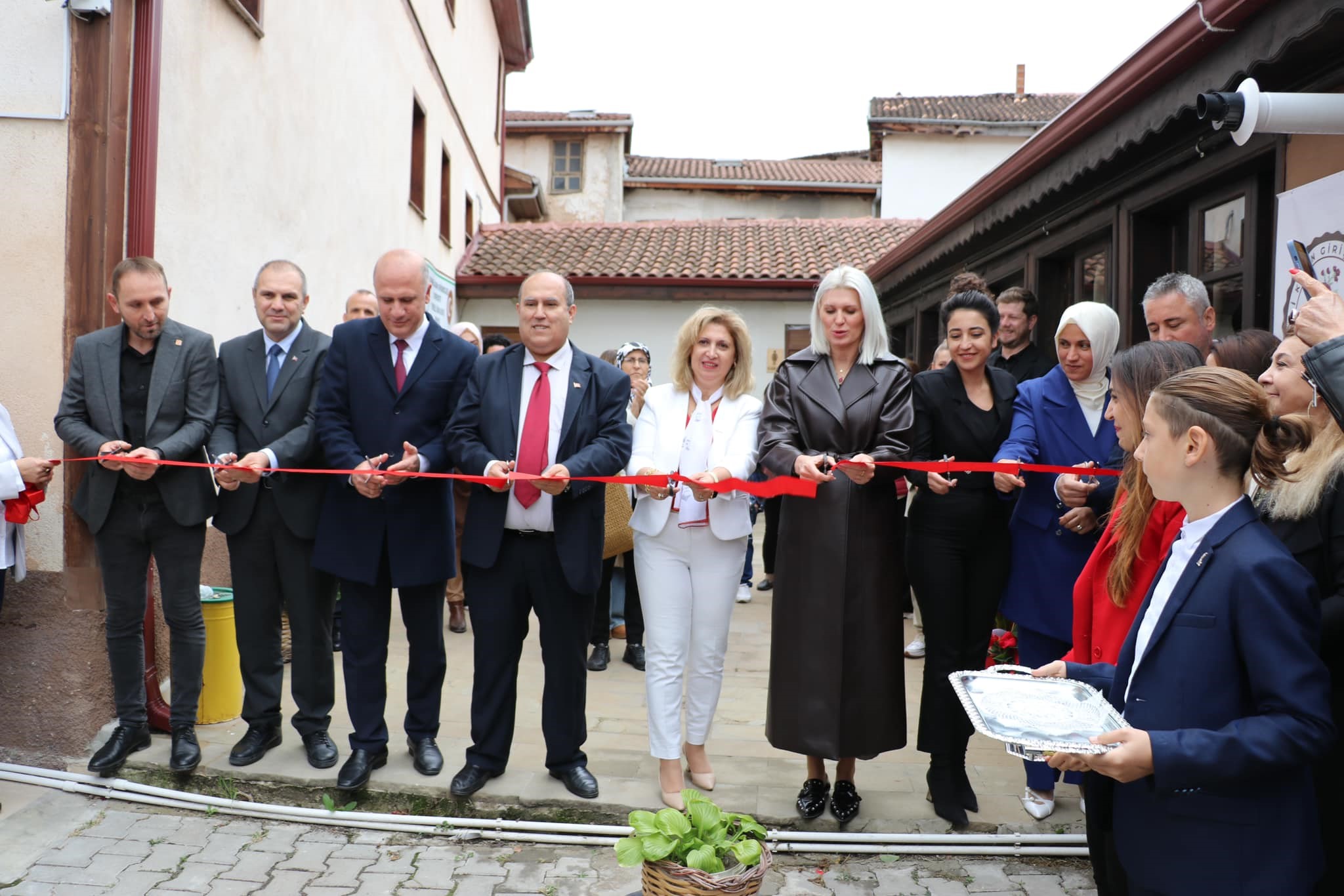 Mutlu Kadınlar Kulübü (2)