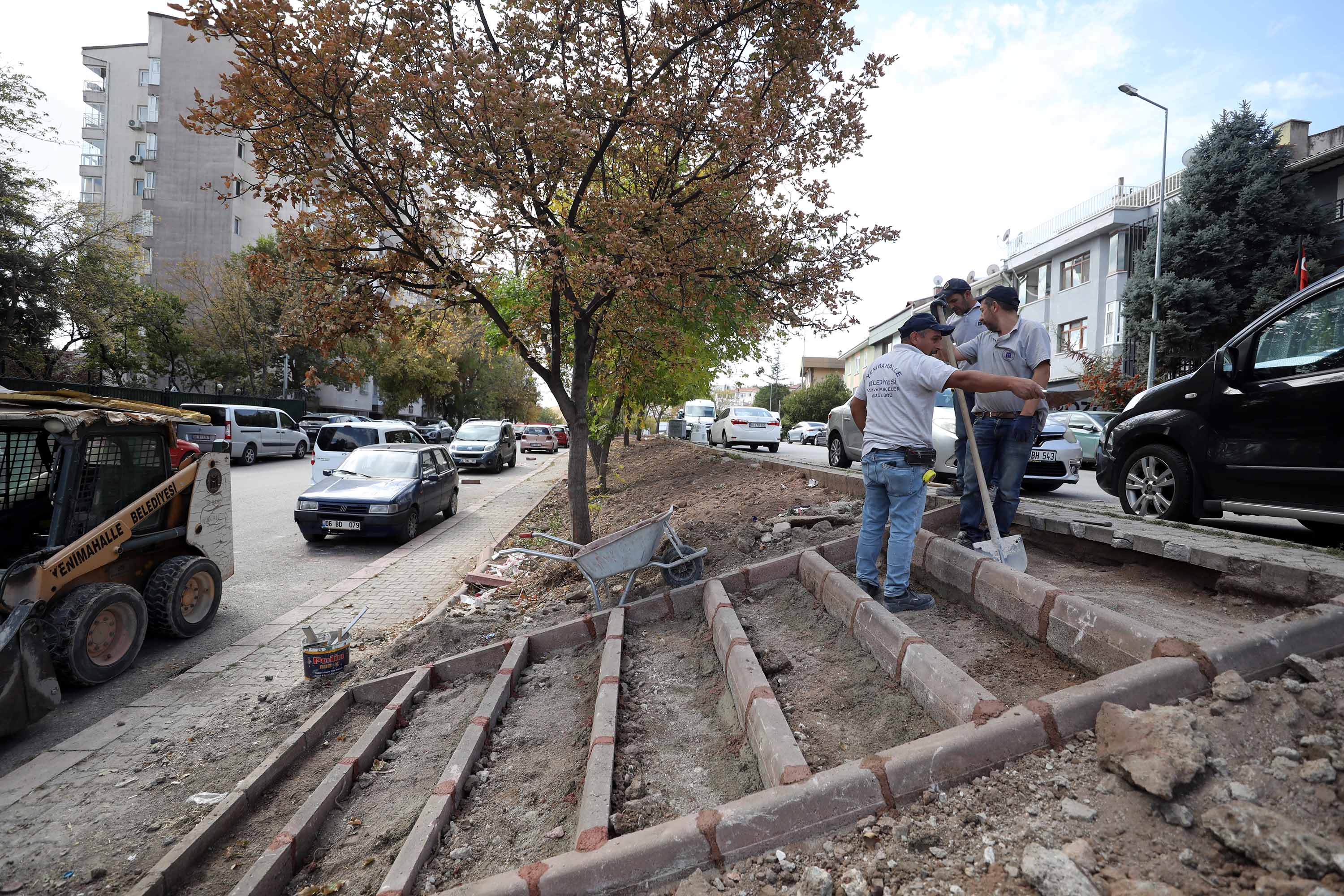 Yenimahalle'de Parklara Detaylı Bakım (4)