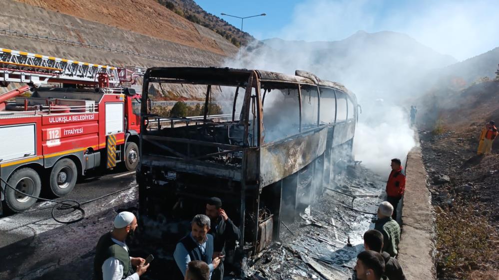 Yolcu Otobüsü Yangın 1