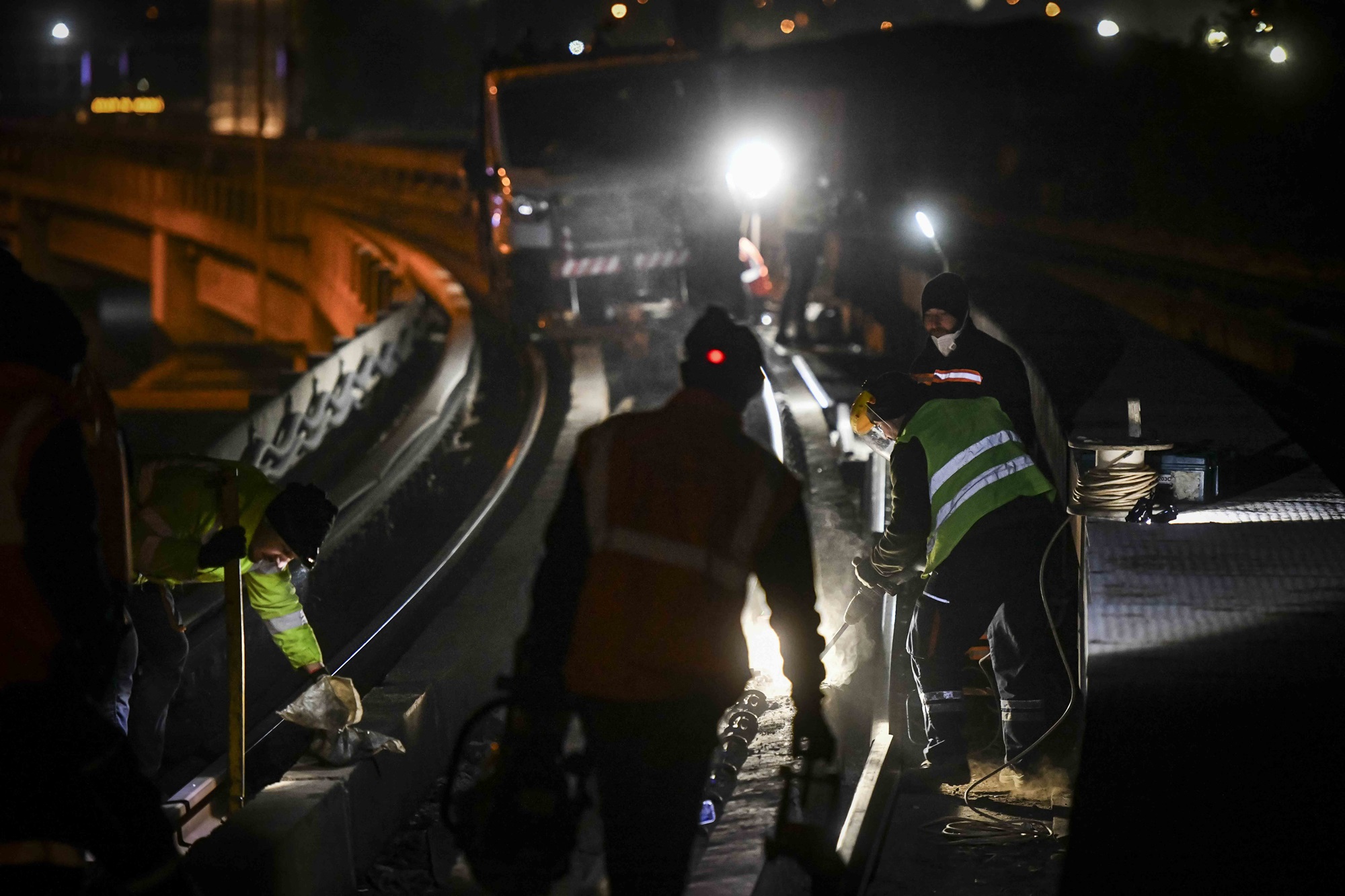 Ankara Metro Hattında Aşınan Raylar Yenileniyor (4)