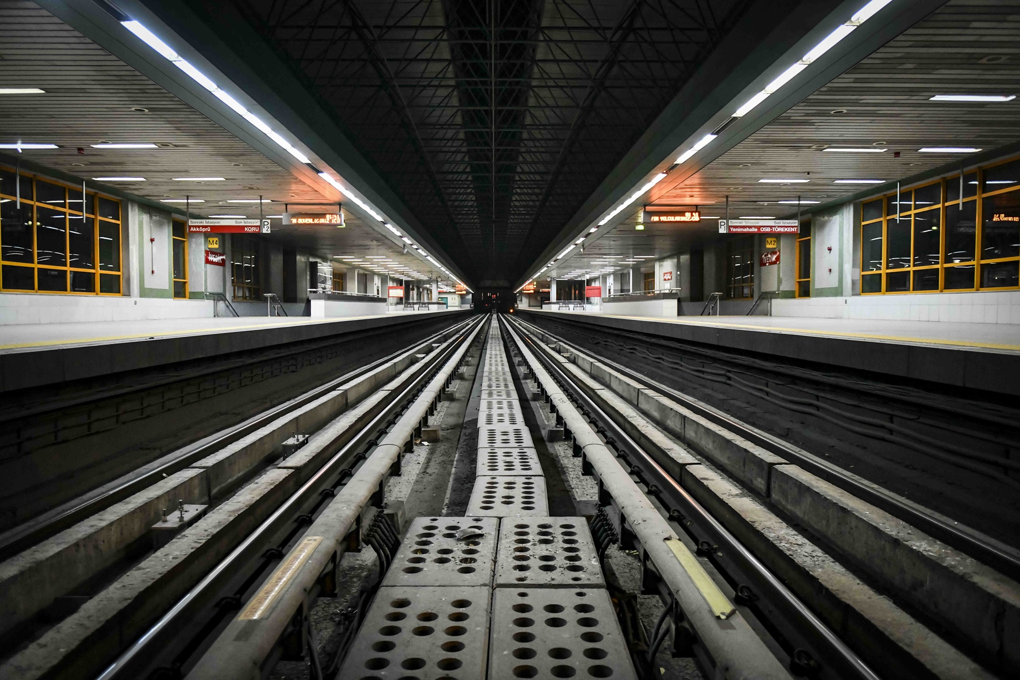 Ankara Metro Hattında Aşınan Raylar Yenileniyor (5)