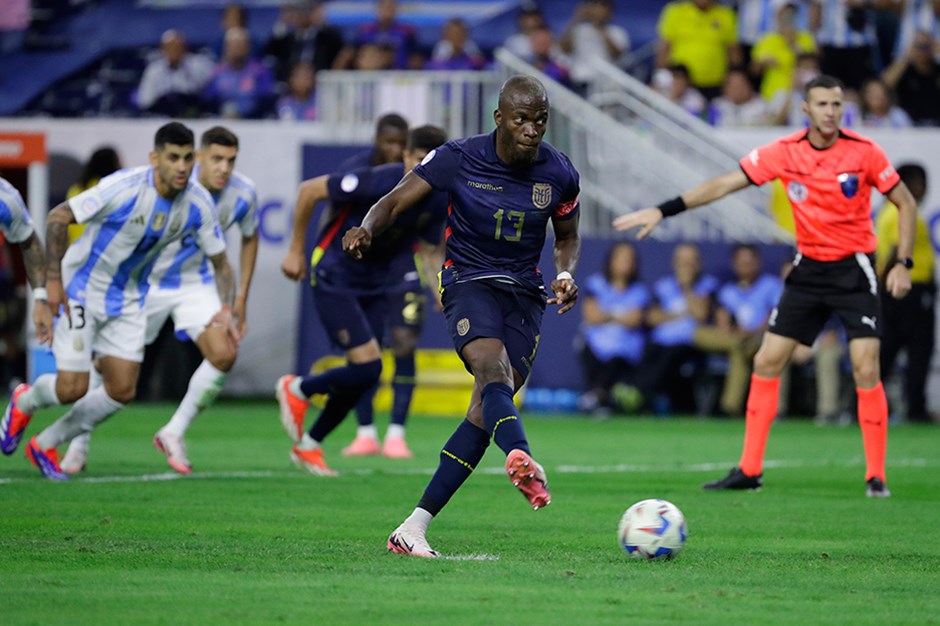 Enner Valencia 5