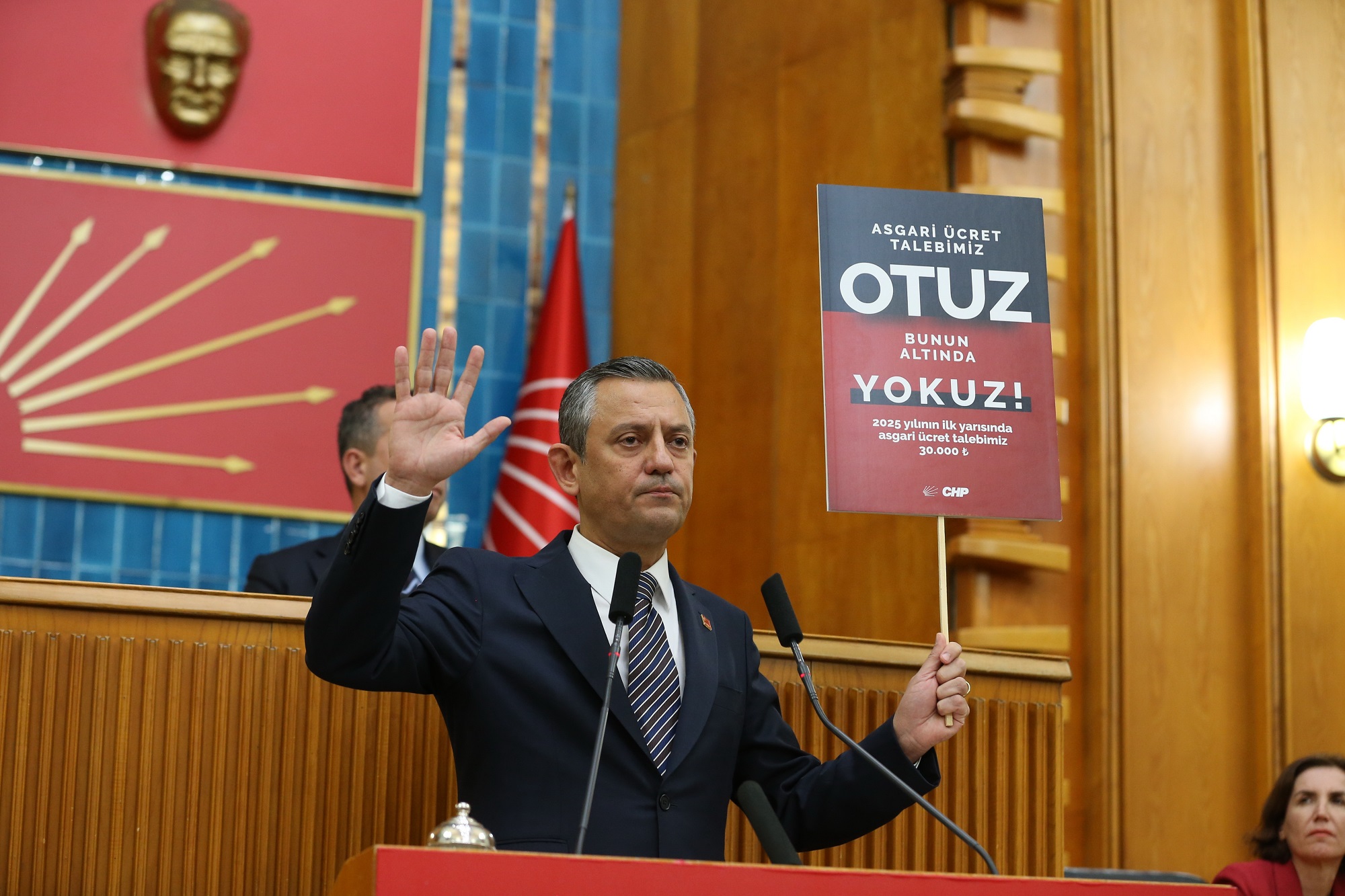 Özgür Özel (4)-1