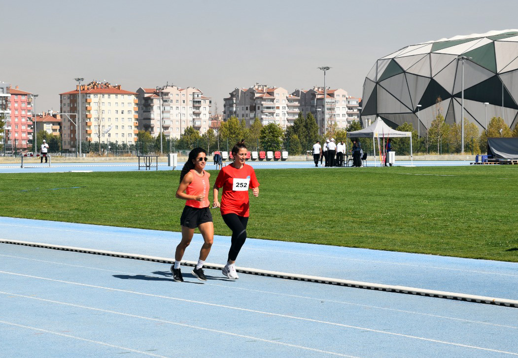 Yenimahalle Atletizmde 15 Madalya Kazandı (3)