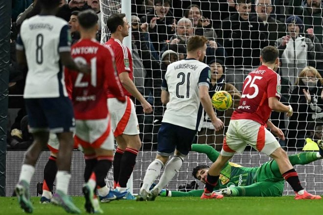 Altay Bayındır Kornerden Gol Yedi! Eleştirilerin Hedefi Oldu! 5