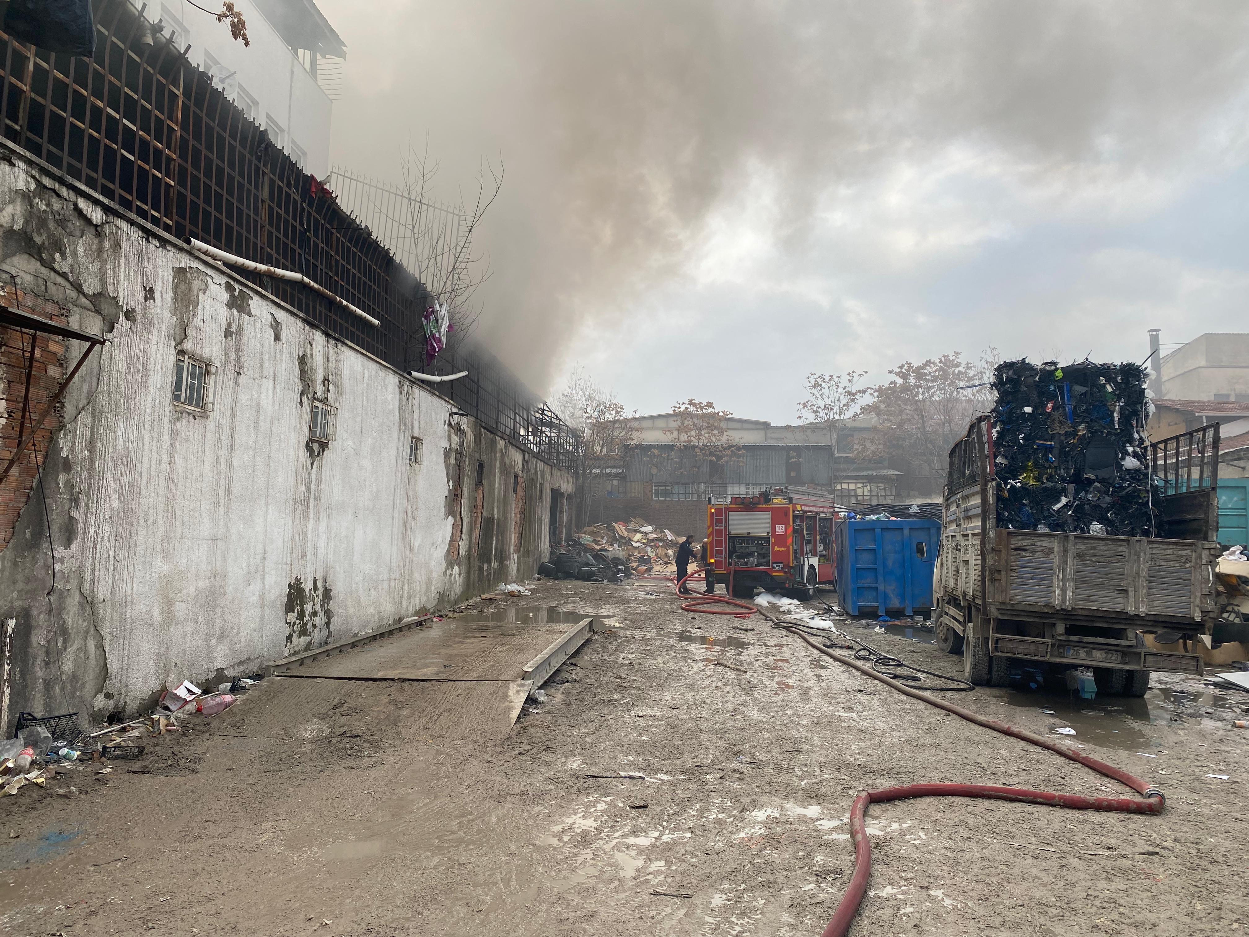 Altındağ’da Atık Deposunda Yangın (1)