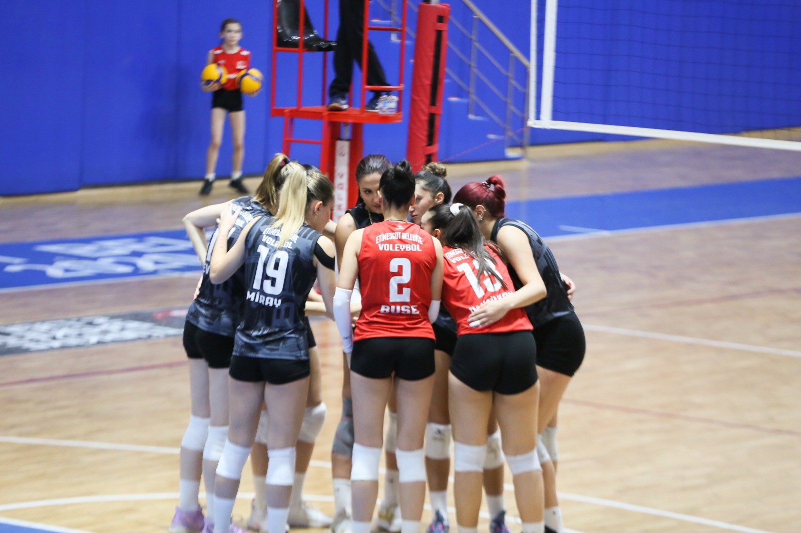 Etimesgut'lu Basketbol Ve Voleybolcular Şampiyonluk Yolunda (1)-1