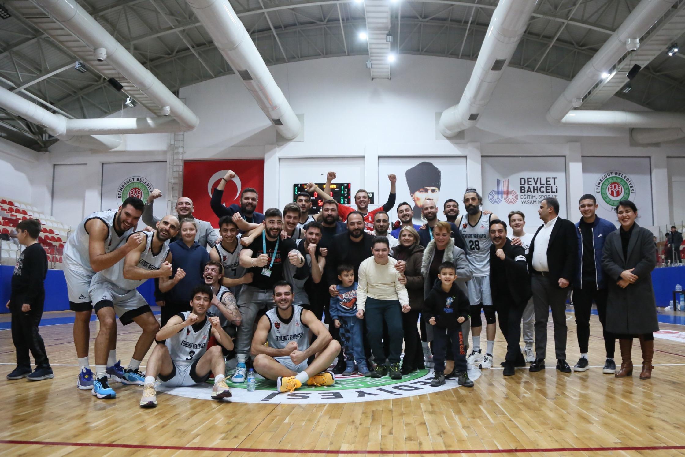 Etimesgut'lu Basketbol Ve Voleybolcular Şampiyonluk Yolunda (1)