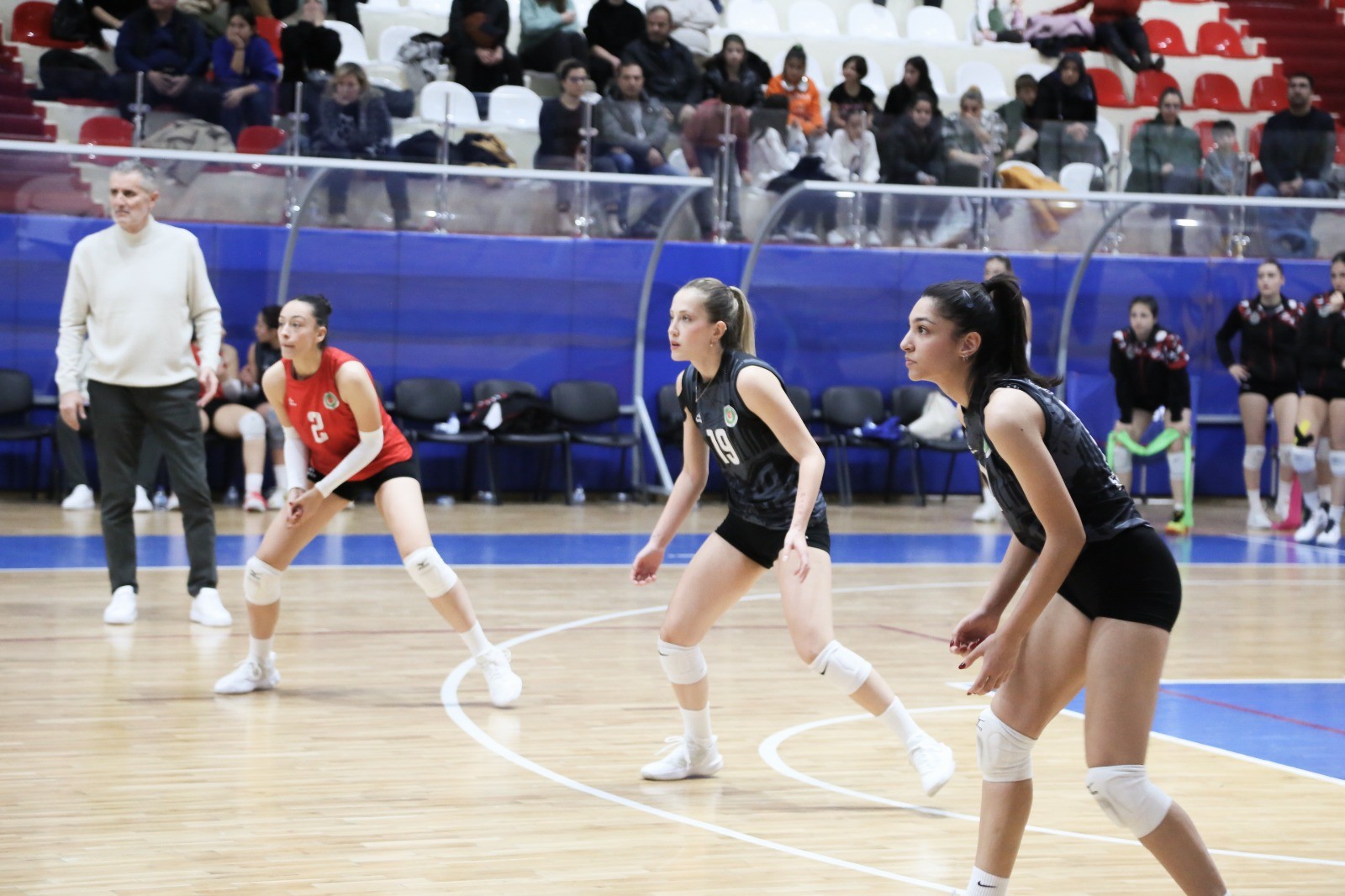 Etimesgut'lu Basketbol Ve Voleybolcular Şampiyonluk Yolunda (2)-1