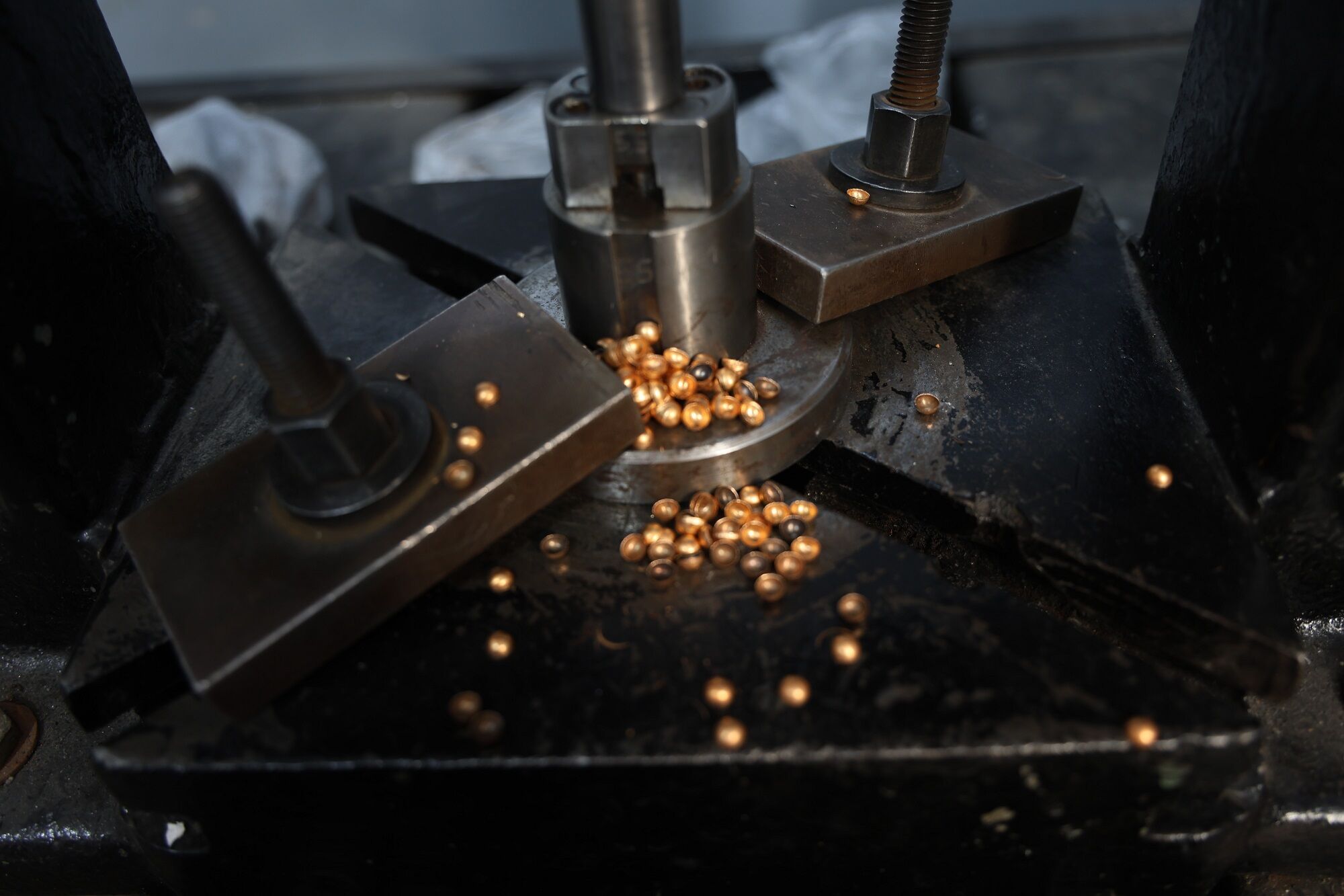 Ki̇şni̇şli̇ Kolye (2)