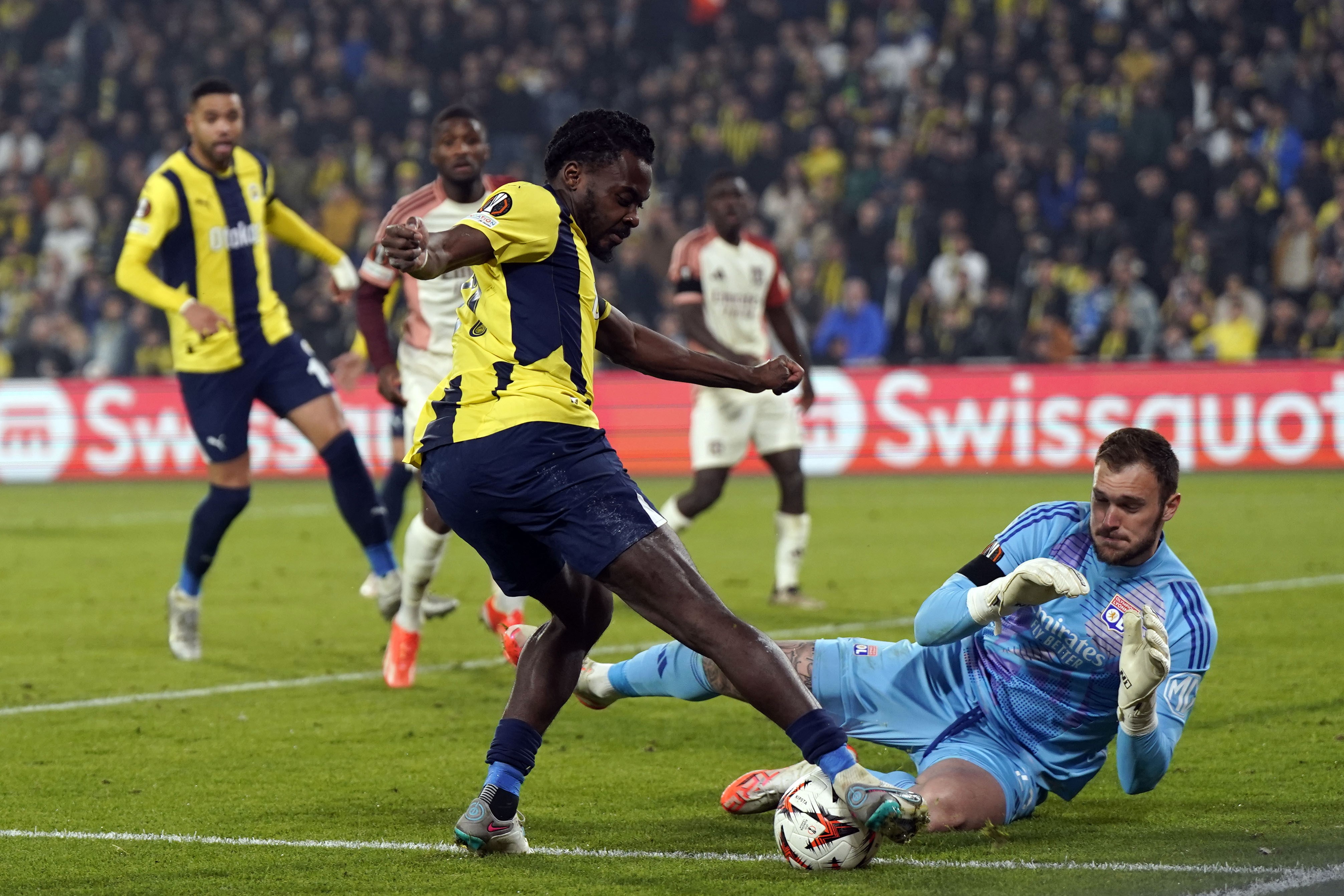Osayi-Samuel Fenerbahçe - Lyon maçı