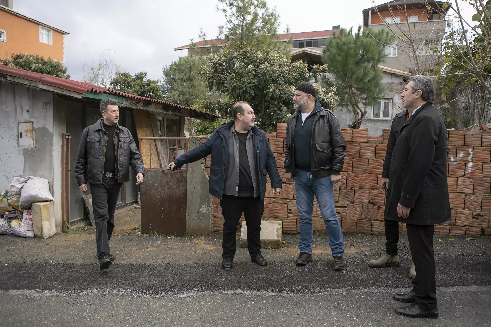 Arka Sokaklar 696 (1)