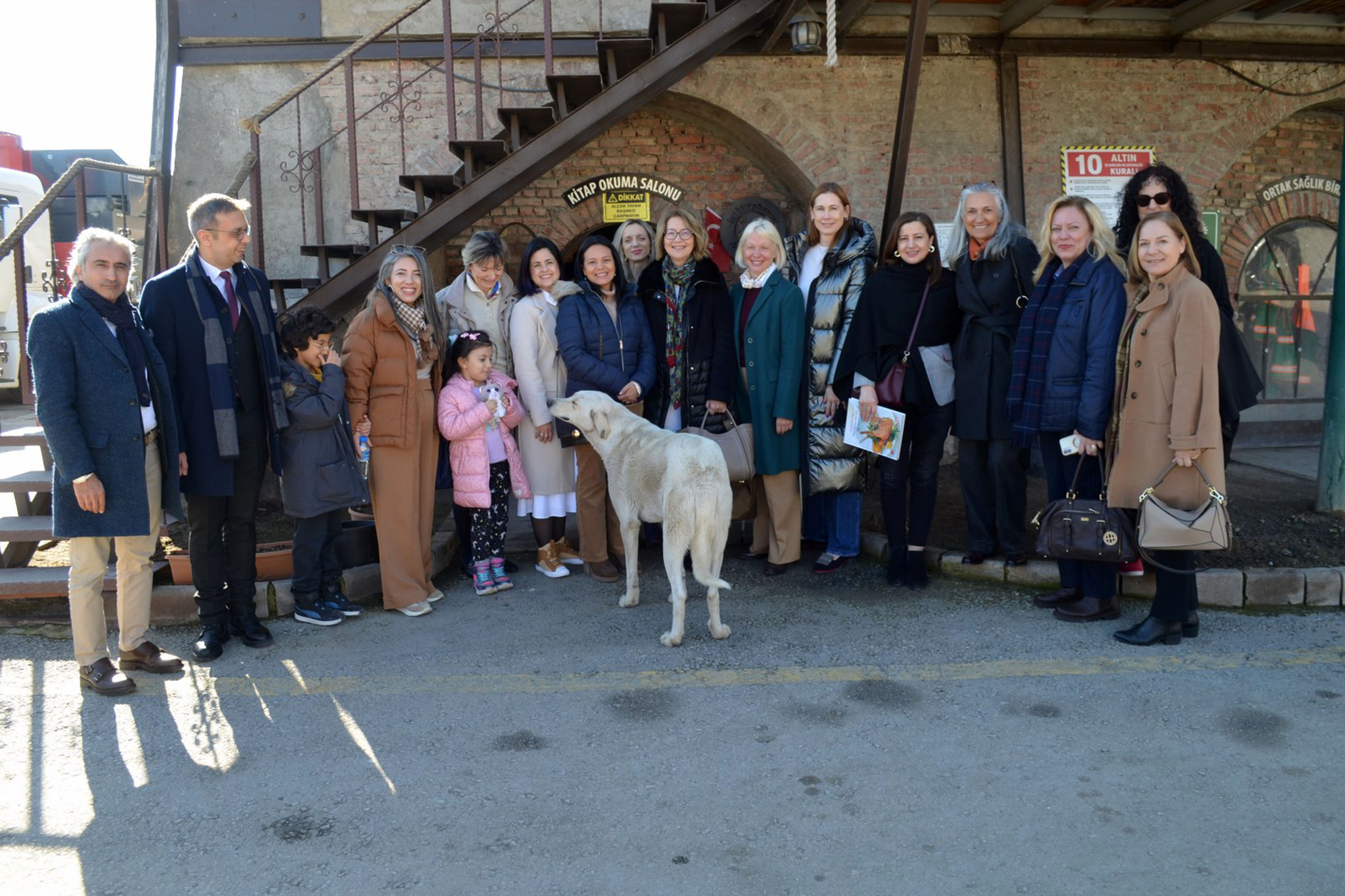 Dış İlişkiler Büyükelçi Eşleri İşçi Kütüphanesi Ziyareti (4)