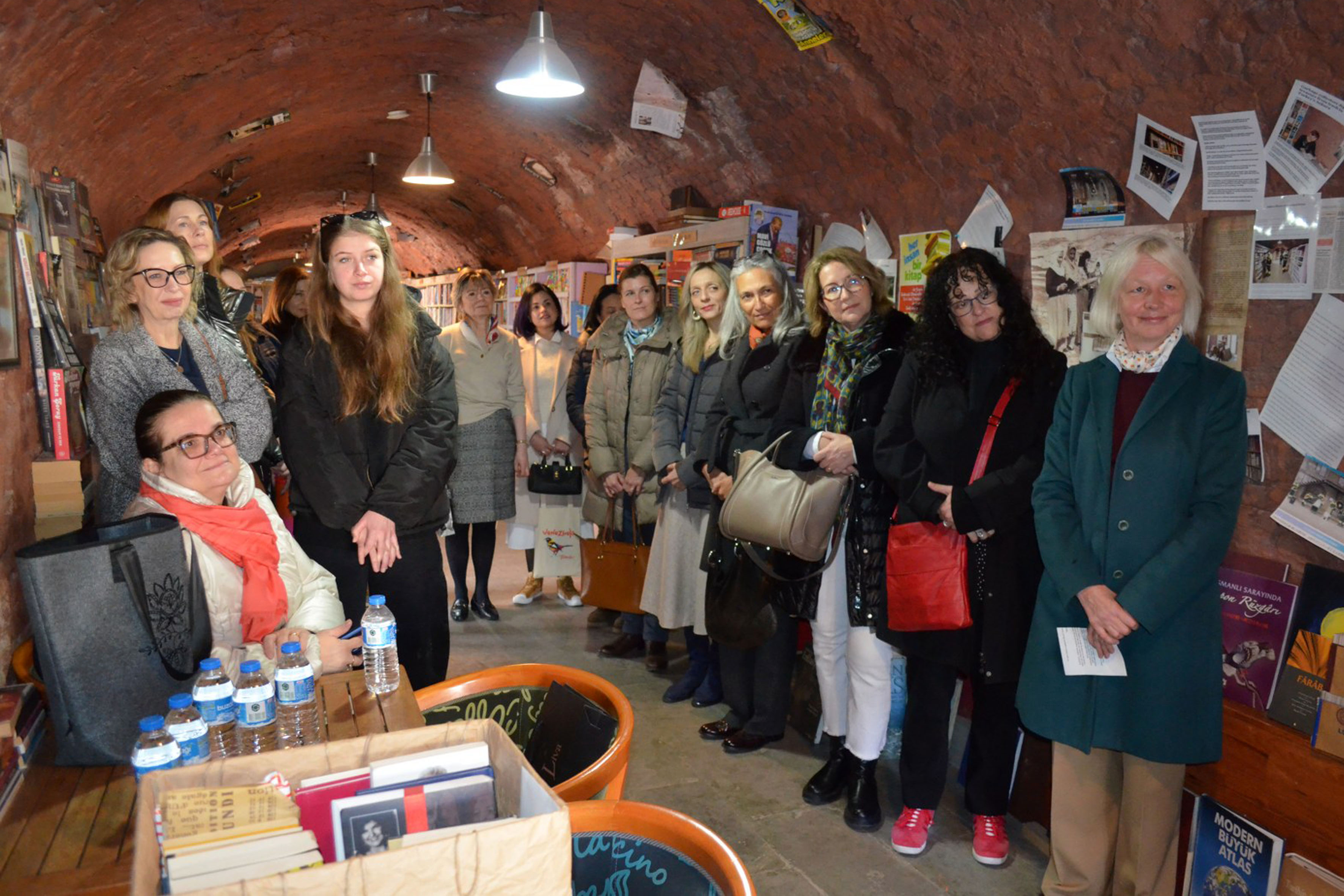 Dış İlişkiler Büyükelçi Eşleri İşçi Kütüphanesi Ziyareti (7)